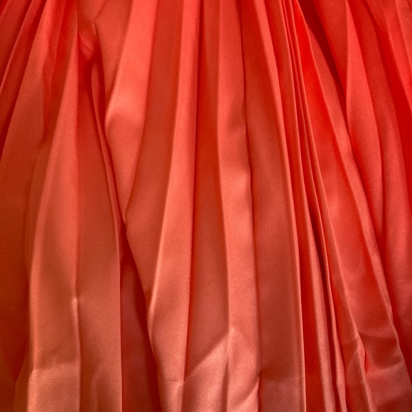 ♥️🤍💙Beautiful Pleated Ombre Dress NEW - Picture 4 of 4